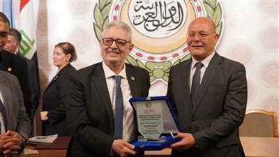 رئيس جامعة سوهاج يلقي كلمة بالمؤتمر العلمي الدولي الثالث عشر للاتحاد العربي للتنمية المستدامة