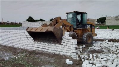 إزالة 66 حالة تعد بالبناء المخالف على الأرض الزراعية بالمنيا