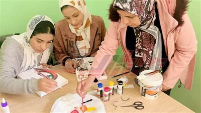 ورشة عمل لتدريب الفتيات على فن البورتريه بكفر الشيخ