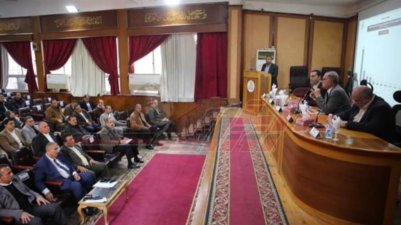 خلال الإجتماع