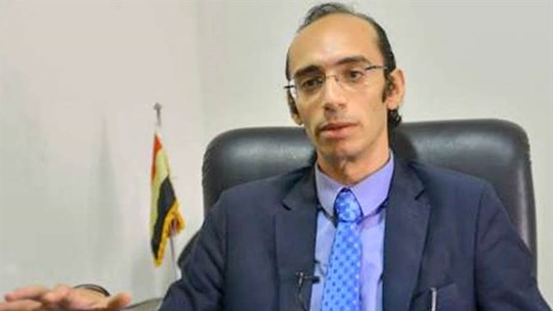 النائب محمد عبد العزيز