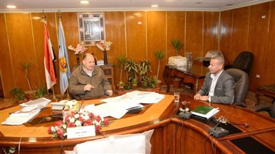 محافظ أسيوط يوجه بتكثيف الحملات التموينية المفاجئة على الأسواق لضبط الأسعار وتوافر السلع الأساسية