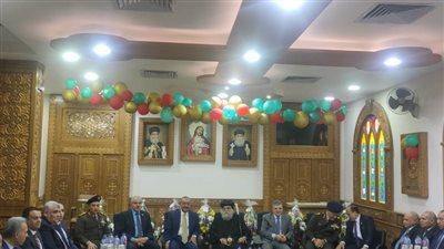 رئيس هيئة القناة ومحافظ الاسماعيلية يقدمون التهنئة للأقباط الأرثوذكس في عيدهم