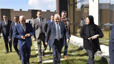 وزير العدل ومحافظ بورسعيد يتفقدان عددًا من المصانع جنوب بورسعيد