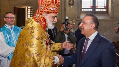 محافظ الإسكندرية يشارك طائفة الأرمن الأرثوذكس احتفالات عيد الميلاد المجيد