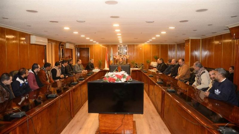 محافظ أسيوط يلتقي