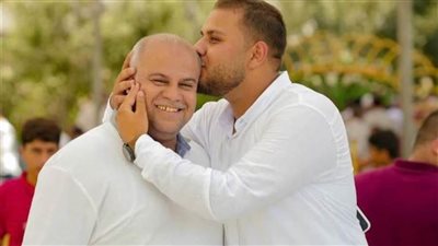 عاجل| قبل لحظات من استشهاده.. حمزة الدحدوح لوالده: إنك الصابر المحتسب يا أبي