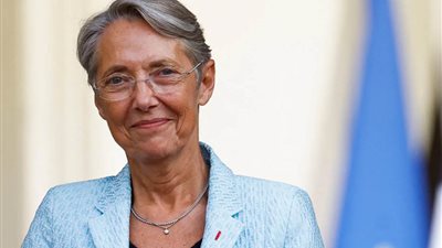 رئيسة وزراء فرنسا تقدم استقالتها وتؤكد 