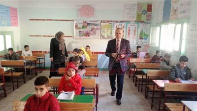 عبدالله: يتفقد امتحانات النقل بالمرحلة الابتدائية بكفر الشيخ