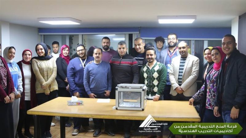 بالصور..فوز 275 مهندس