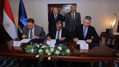 الفريق أسامة ربيع يشهد توقيع عقد لإدارة المخلفات وتأدية الخدمات