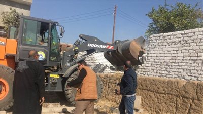 إزالة ١٧ حالة تعدٍّ على الأراضي الزراعية بمساحة ١٥ قيراطًا