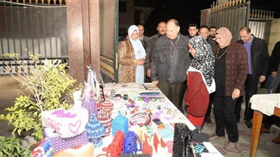 محافظ أسيوط يتفقد معرض الأسر المنتجة والمشروعات الصغيرة بمكتبة مصر العامة