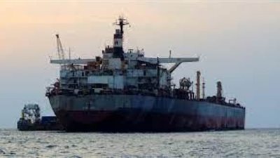 رابطة ناقلات النفط تطلب من كل السفن الابتعاد عن باب المندب