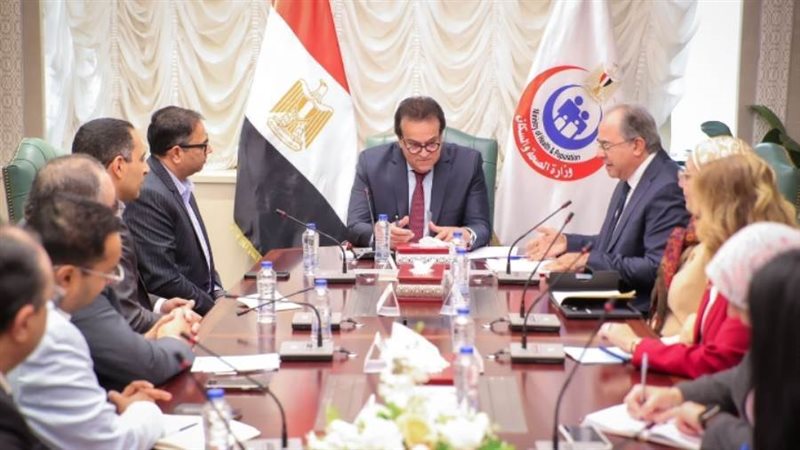 وزير الصحة في لقاء