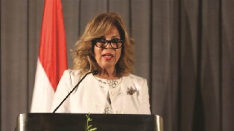 السفيرة مشيرة خطاب