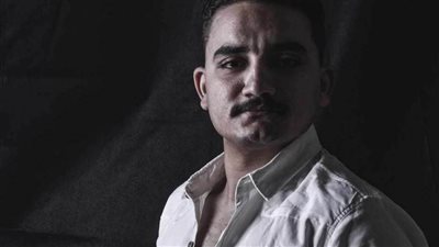 يضم قصصًا من الواقع.. الفنان محمد خالد يشارك في فيلم «الملحق»