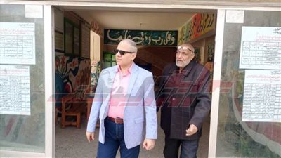 عبدالله يتفقد امتحانات النقل بالمرحلتين الإعدادية والثانوية