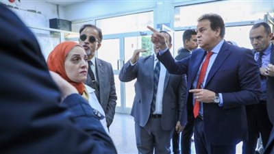 وزير الصحة يتفقد أعمال التطوير الجارية بمستشفى الشيخ زايد المركزي