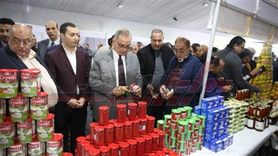 نورالدين: يتابع توافر احتياجات المواطنين بمعرض السلع الأساسية المخفضة بكفر الشيخ