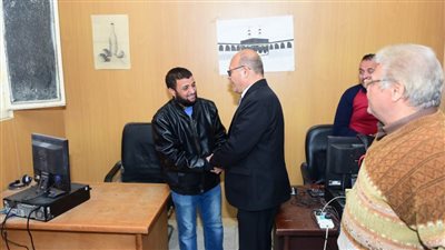 رئيس جامعة سوهاج يتابع امتحانات ذوي الإعاقة البصرية بمركز نور البصيرة