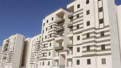 وزير الإسكان: تنفيذ 4372 وحدة سكنية و298 عمارة بالعاشر من رمضان