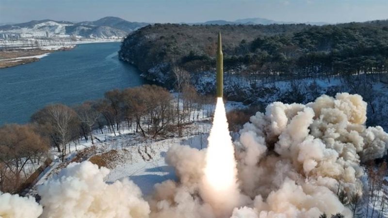 كوريا الشمالية تختبر