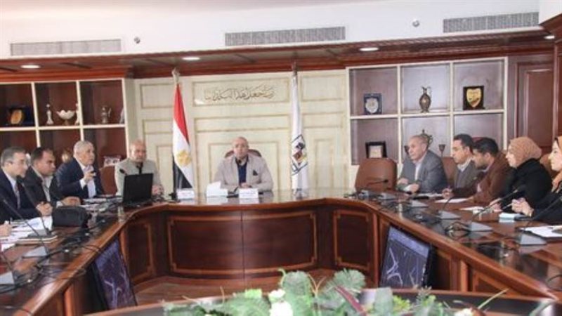 اجتماع محافظ بنى