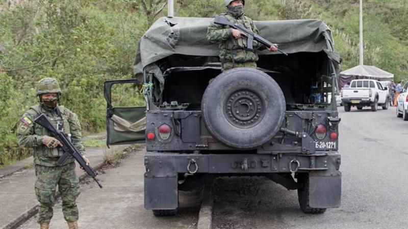 قوات أمن إكوادوريون