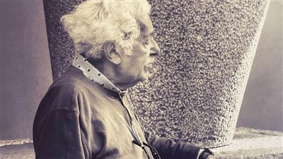 من خلال متحفه الثاني.. الفنان آدم حنين يضيء قلب القاهرة