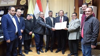 وثيقة شكر من عميد الخدمة الاجتماعية لرئيس جامعة بنى سويف 