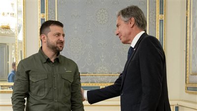 بلينكن يبحث مع زيلينسكي أهمية استمرار المساعدة العالمية لدعم كييف في حربها ضد روسيا