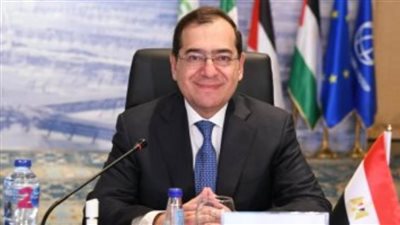 البترول: توقيع عقدين للتنقيب عن الذهب بالصحراء الشرقية