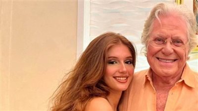 عاجل| بعد 7 زيجات.. حقيقة زواج حسين فهمي من موديل للمرة الثامنة 