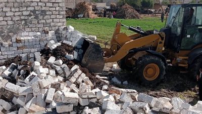 إزالة 108 حالات تعد على الأرض الزراعية خلال حملات مكبرة بمراكز المنيا