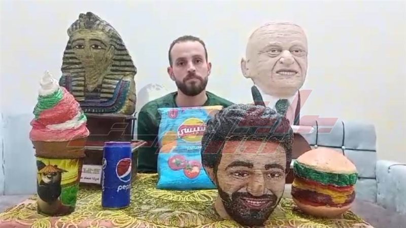 الفنان مينا عماد