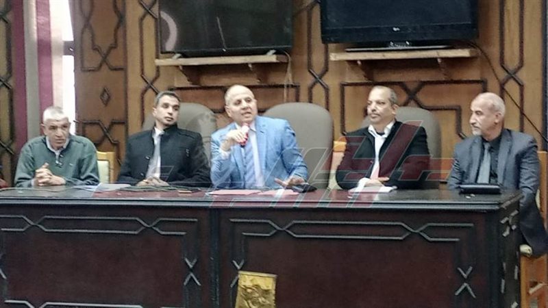 خلال الاجتماع