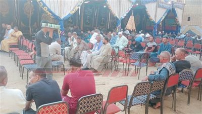 تشييع عامل وزوجته إثر وفاتهما خنقًا بالغاز بالعدوة شمال المنيا 