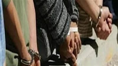 ضبط 5 أشخاص بالجيزة لقيامهم بالاتجار في الألعاب النارية وترويجها عبر 