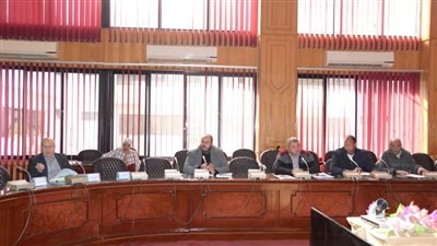 متابعة الموقف التنفيذي لمشروع الصرف الصحي بالمجاورة ١٤ بقرية فنارة