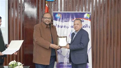 رئيس مياه سوهاج يناقش مخرجات الحوكمة والترشيد ومعدلات الأداء للعام المنتهى