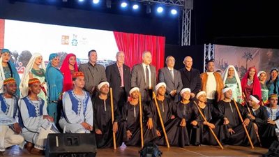 عرض لفرقتي أسوان والأقصر للفنون الشعبية احتفالا بمسرح فوزي فوزي بأسوان