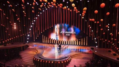 جائزة خاصة لعادل إمام وظهور نادر لنجاة الصغيرة.. أبرز لقطات JOY AWARDS