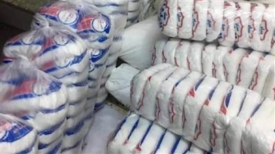 ضبط 5 أطنان سكر وزيت مجهول المصدر داخل مخزنين بالسلام والجمالية