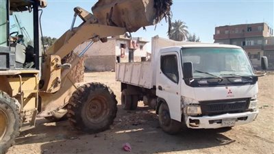 حملات مكثفة للنظافة ودعم منظومة الإنارة العامة بـ 6 مراكز بالمنيا