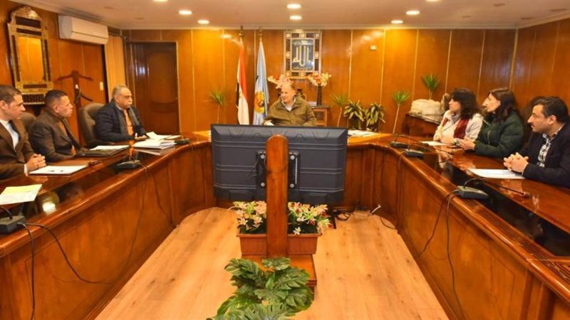 محافظ أسيوط يشكل