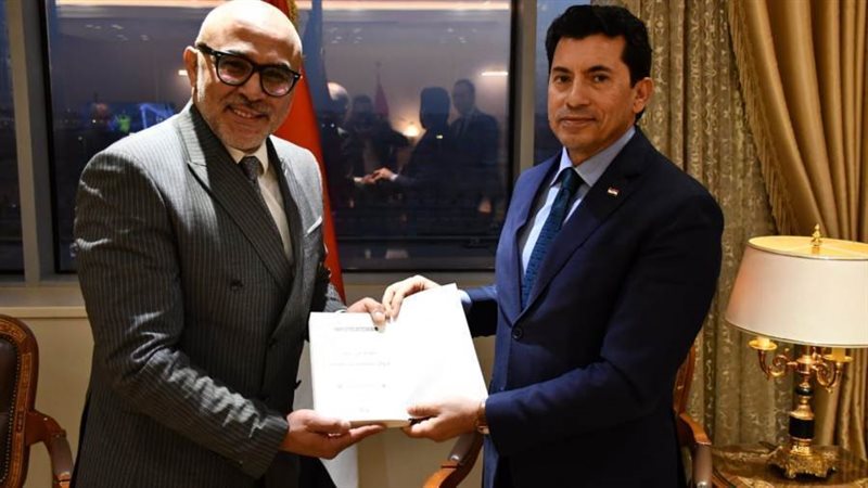 د. أشرف صبحى ود.