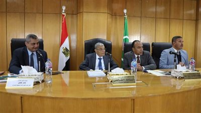 محافظ المنيا يناقش التحديثات الخاصة بالمخططات الاستراتيجية ويشهد توقيع مشروع تدقيق الحصر العمراني