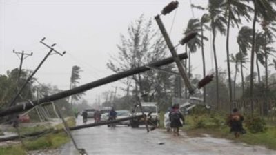 إلغاء رحلات جوية وتعليق خدمات القطارات بسبب العاصفة جوسلين في المملكة المتحدة