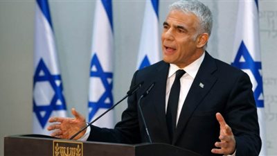 لابيد: حكومة  يديرها نتنياهو هي مشكلة إسرائيل